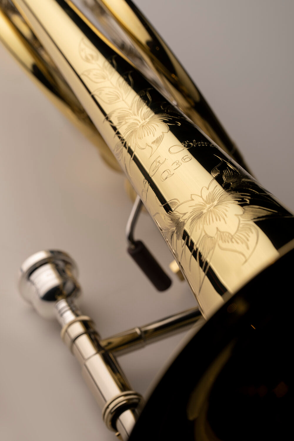 S.E. Shires Q Series Bass Trombone Yellow Brass Bell w/Axial S.E. Shires Q Series Bass Trombone Yellow Brass Bell w/Axial