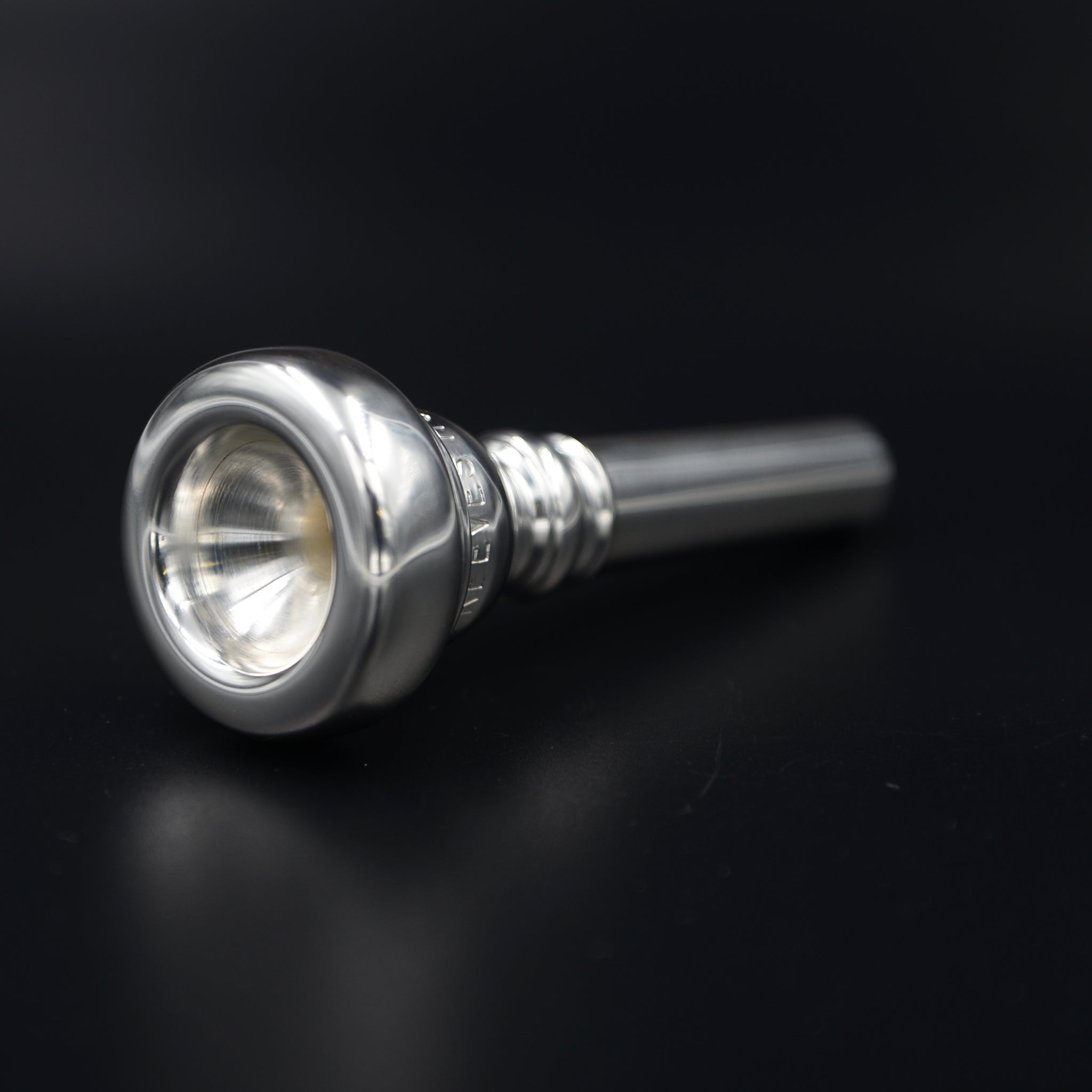 Piccolo trumpet mouthpiece outlet